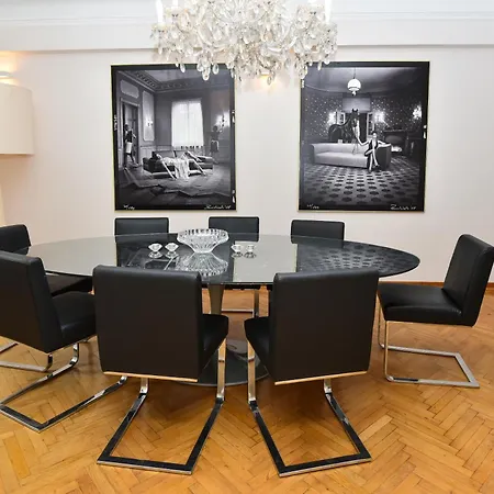 Apartman Neoclassical Luxury *