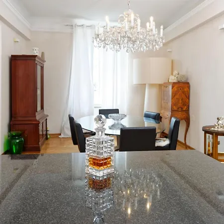 Apartman Neoclassical Luxury *