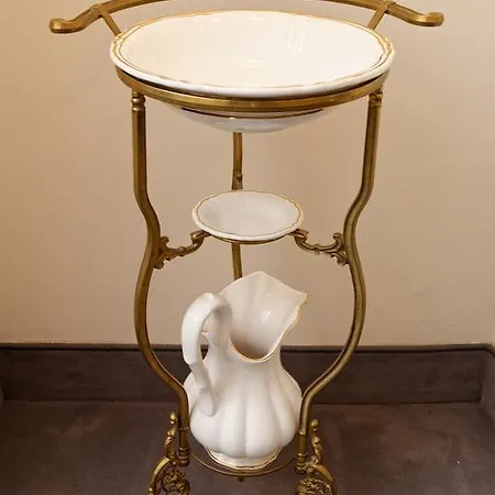 Neoclassical Luxury Apartman *