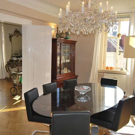 Neoclassical Luxury Apartman *