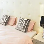 Apartament Neoclassical Luxury *