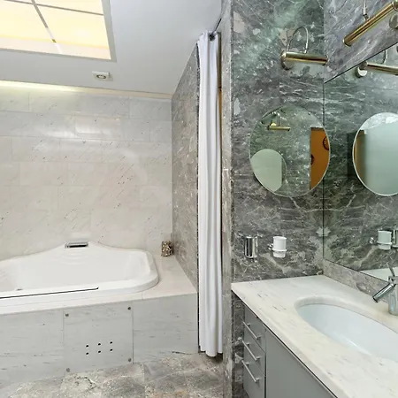 Neoclassical Luxury Appartamento Lubiana