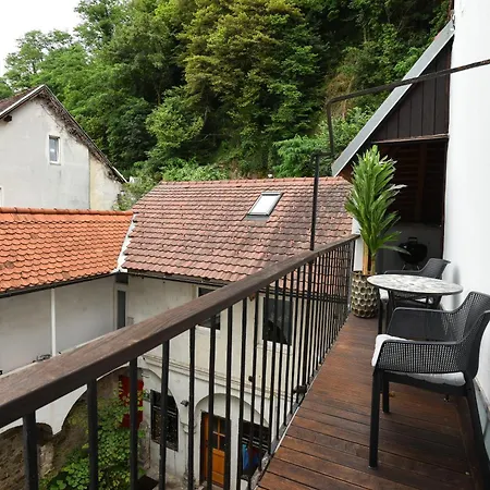 Apartman Neoclassical Luxury *