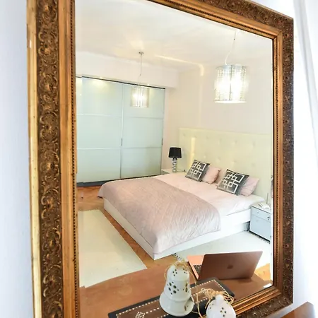 Apartman Neoclassical Luxury *