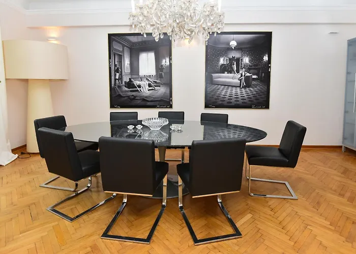 Apartament Neoclassical Luxury *