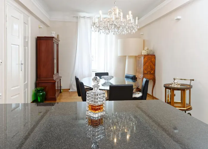 Apartment Neoclassical Luxury *