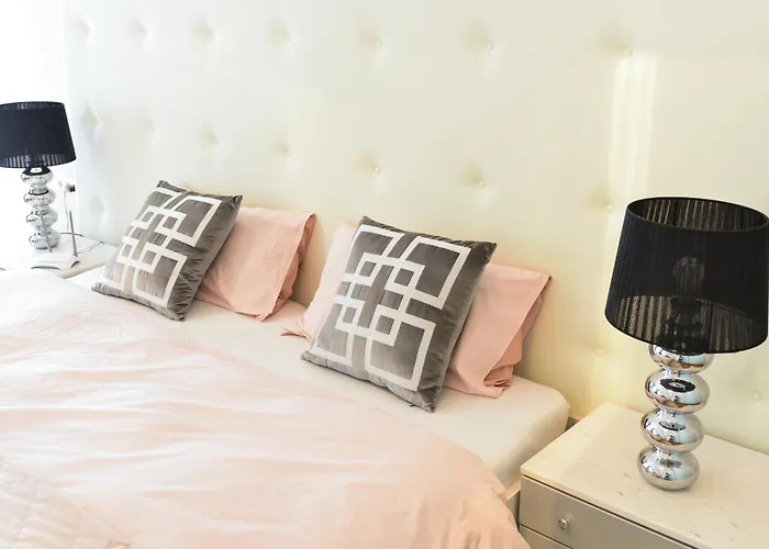 Apartment Neoclassical Luxury *