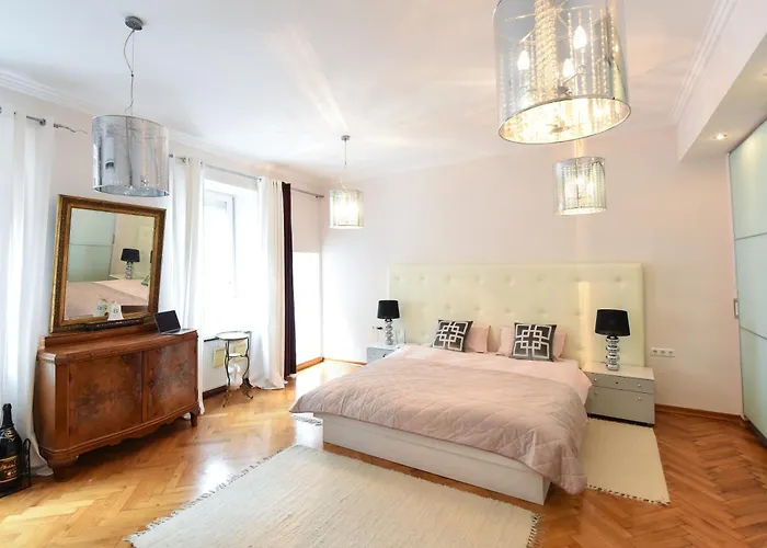 Апартаменты Neoclassical Luxury *