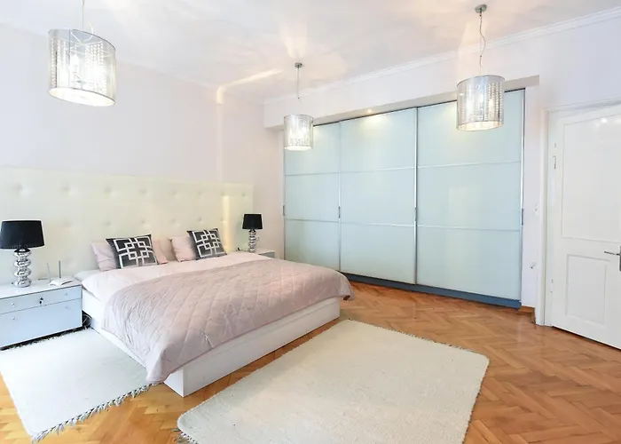 Apartment Neoclassical Luxury