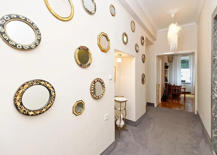 Апартаменты Neoclassical Luxury Любляна