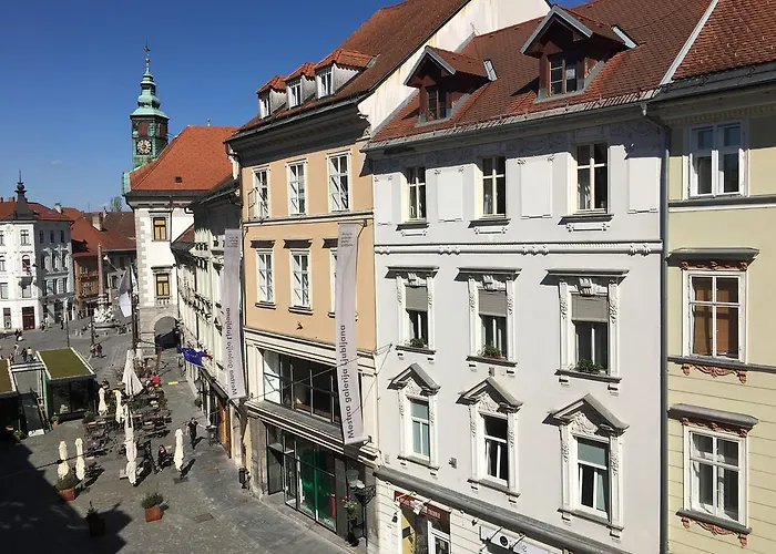 Apartment Neoclassical Luxury