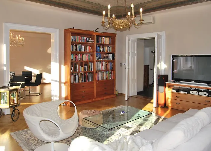 Apartament Neoclassical Luxury *