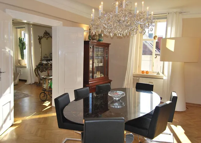 Neoclassical Luxury Apartament *